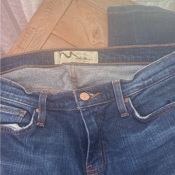 Manhattan Indigo Women’s luxury jeans size 10 originally $175 selling for $17 - Picture 2 of 4